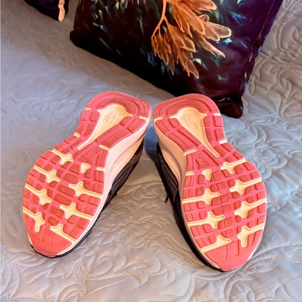 Only worn twice ~ Skechers Womens Go Run Consistent 2.0 Advantage Shoes!! 😎🙌🏻 - Picture 2 of 6